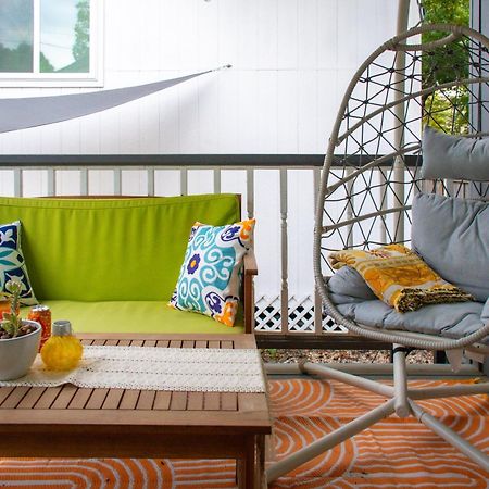 Stylish, Artsy Bungalow Central Eastside Austin Extérieur photo