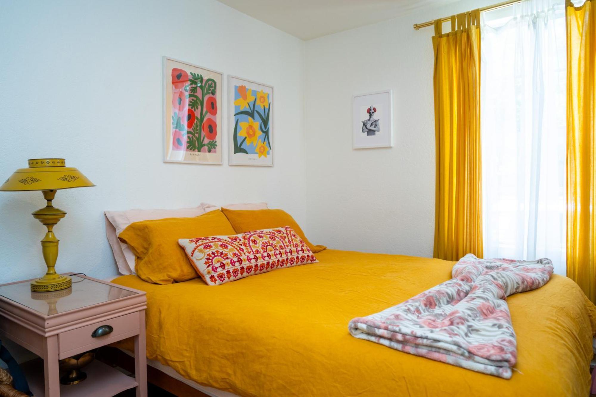 Stylish, Artsy Bungalow Central Eastside Austin Extérieur photo