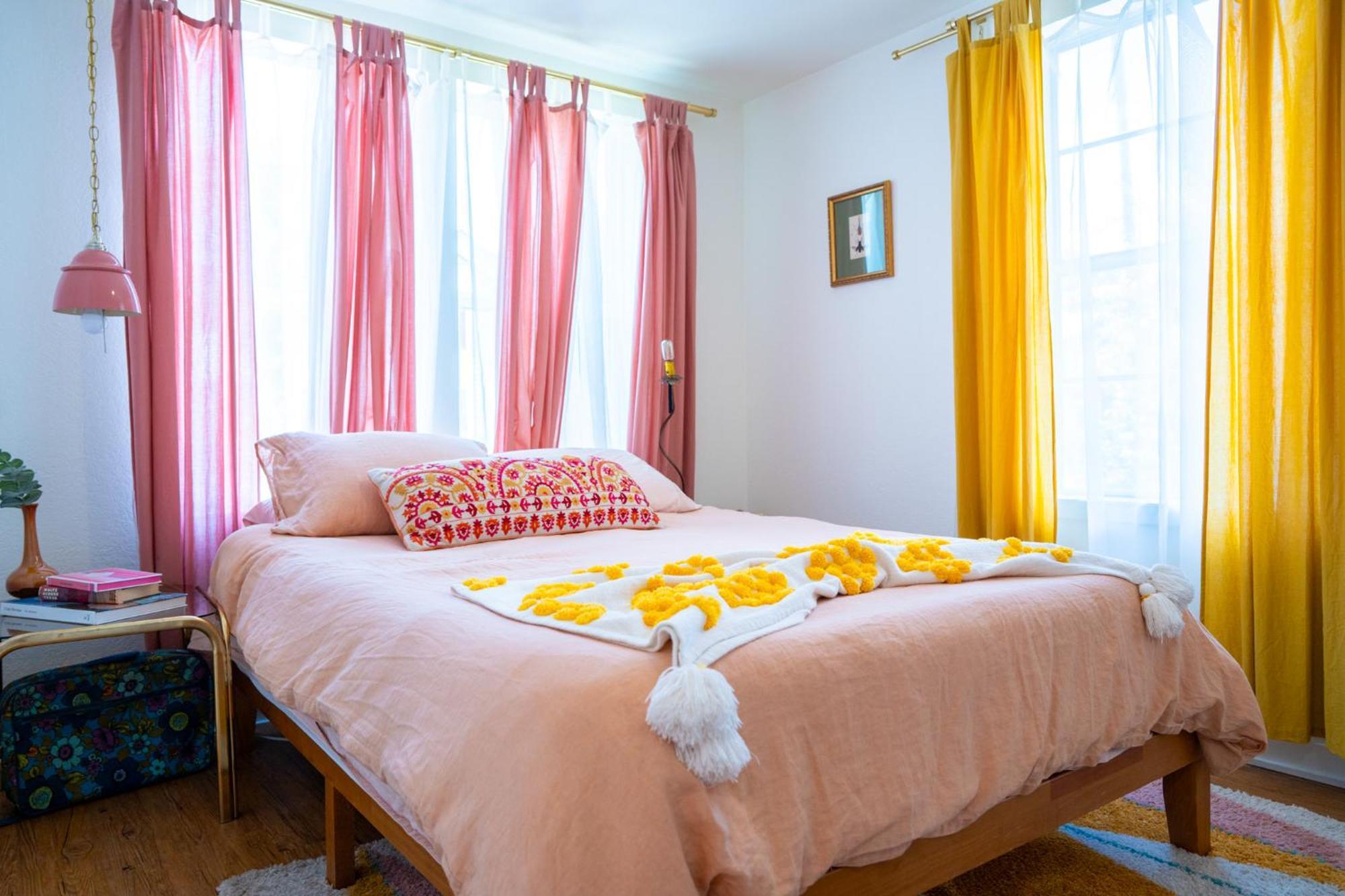Stylish, Artsy Bungalow Central Eastside Austin Extérieur photo