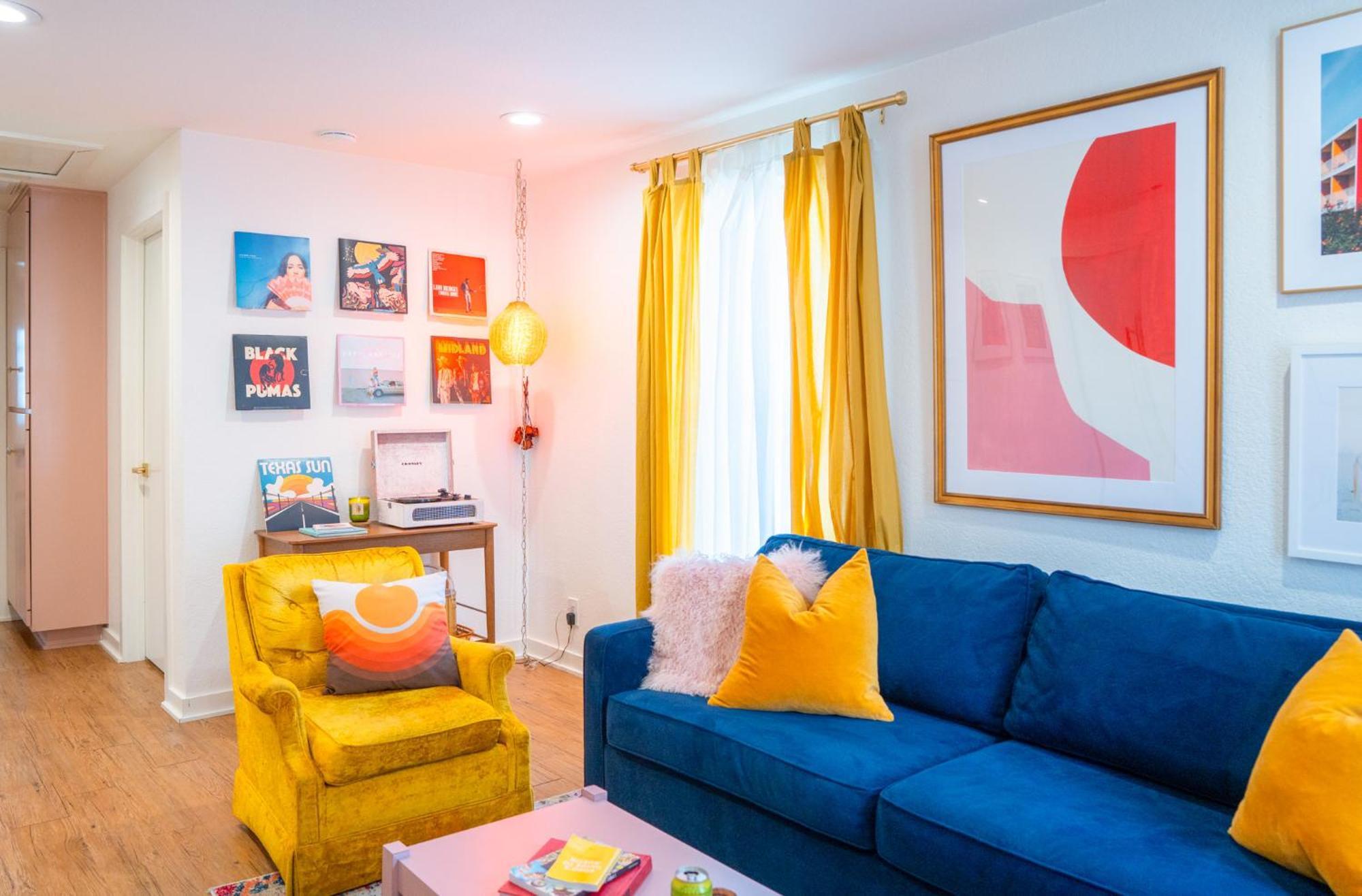 Stylish, Artsy Bungalow Central Eastside Austin Extérieur photo