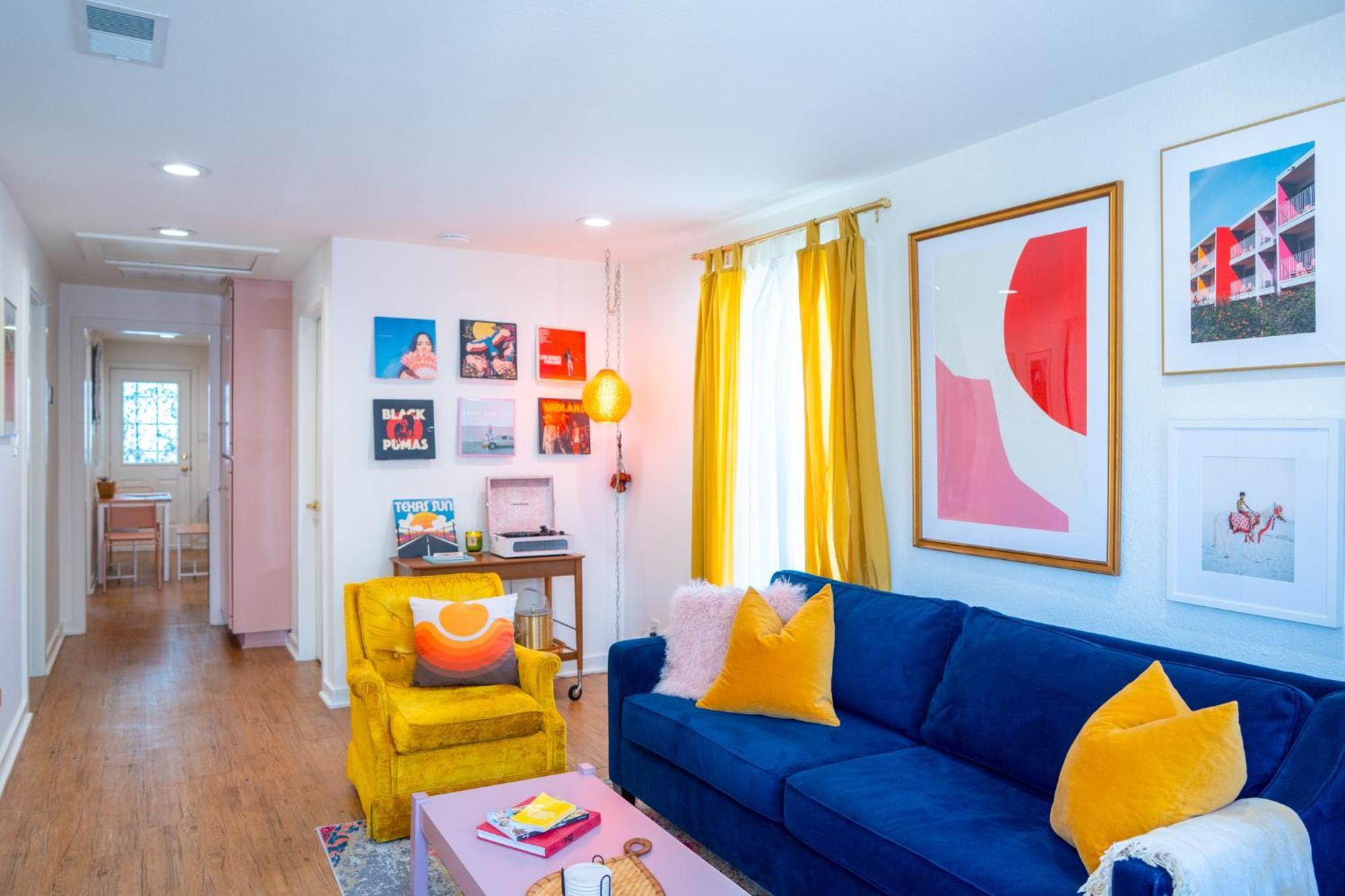 Stylish, Artsy Bungalow Central Eastside Austin Extérieur photo