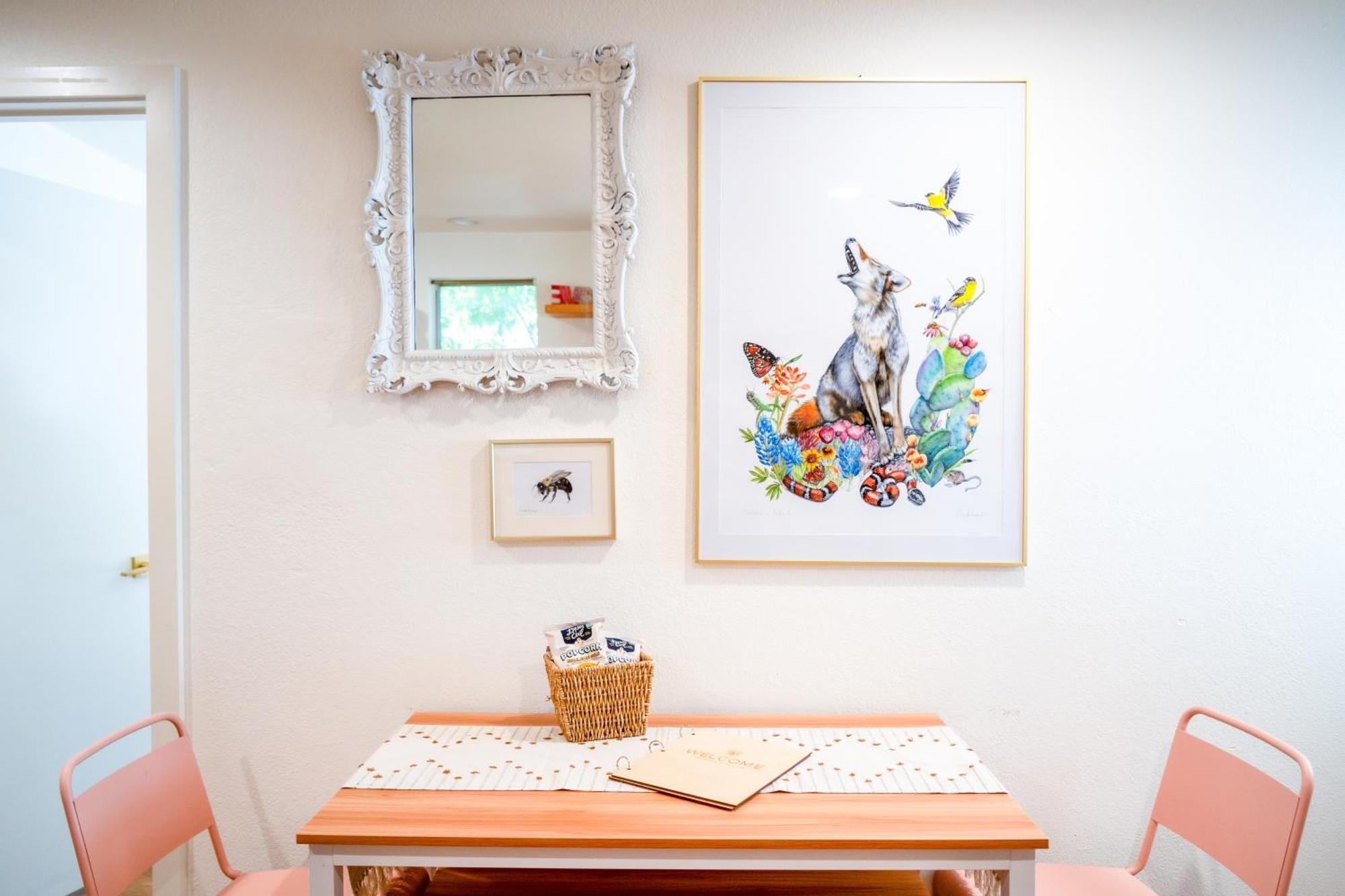 Stylish, Artsy Bungalow Central Eastside Austin Extérieur photo