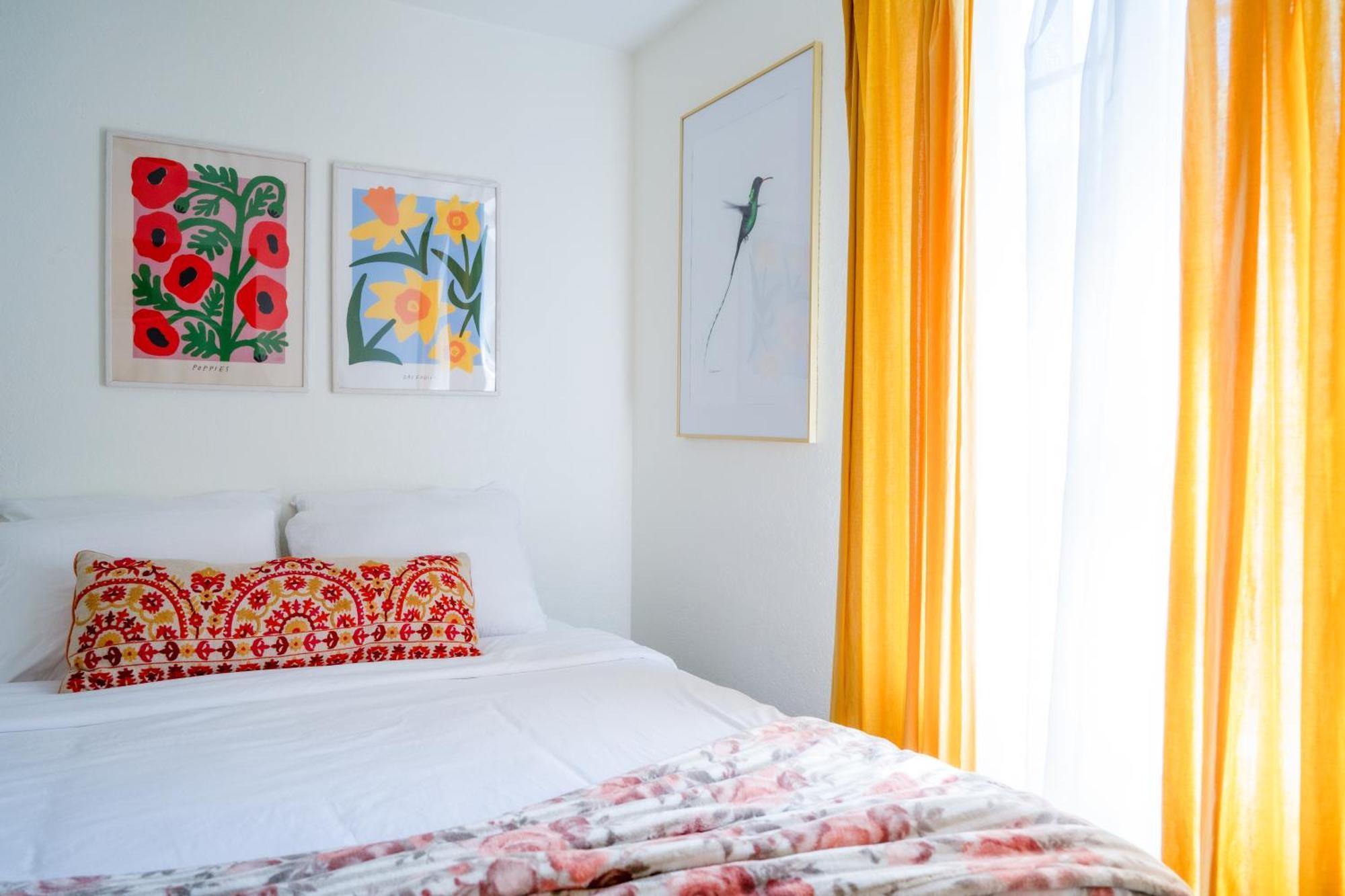 Stylish, Artsy Bungalow Central Eastside Austin Extérieur photo