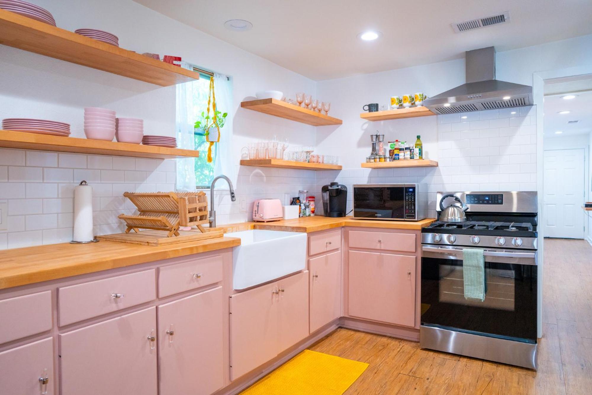 Stylish, Artsy Bungalow Central Eastside Austin Extérieur photo