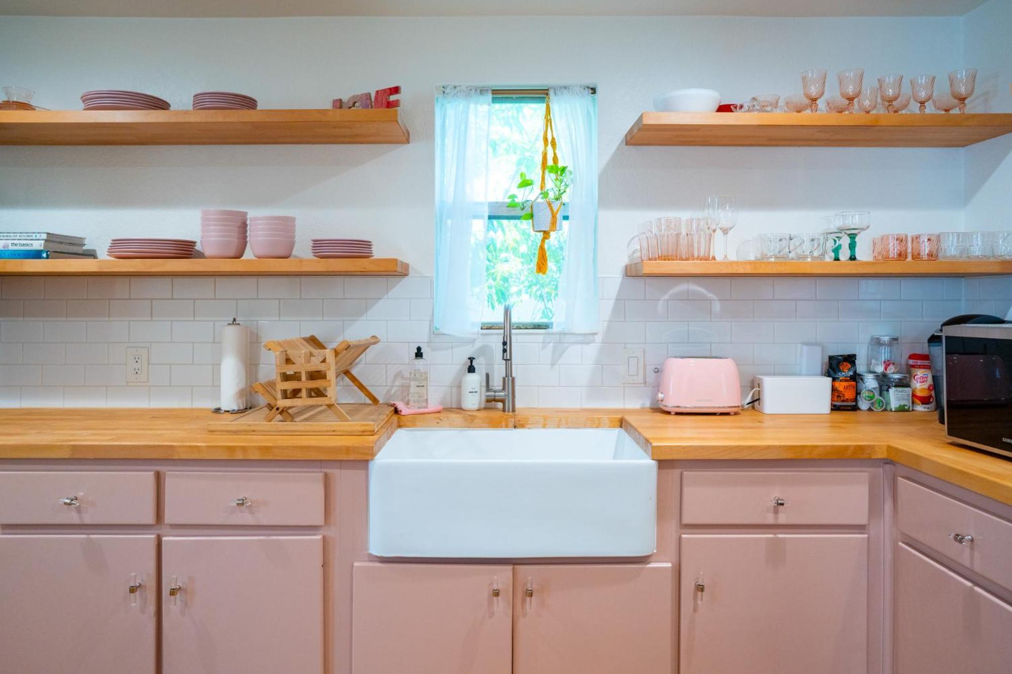 Stylish, Artsy Bungalow Central Eastside Austin Extérieur photo