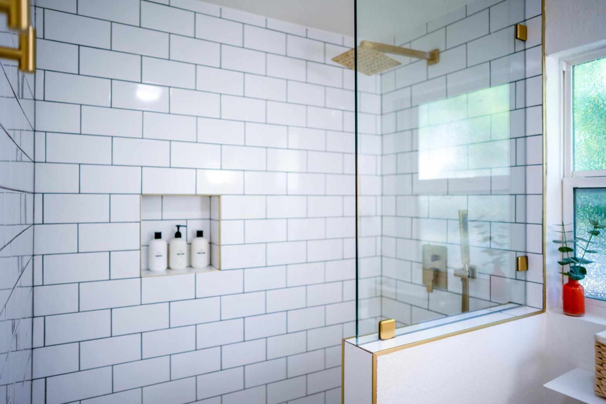 Stylish, Artsy Bungalow Central Eastside Austin Extérieur photo