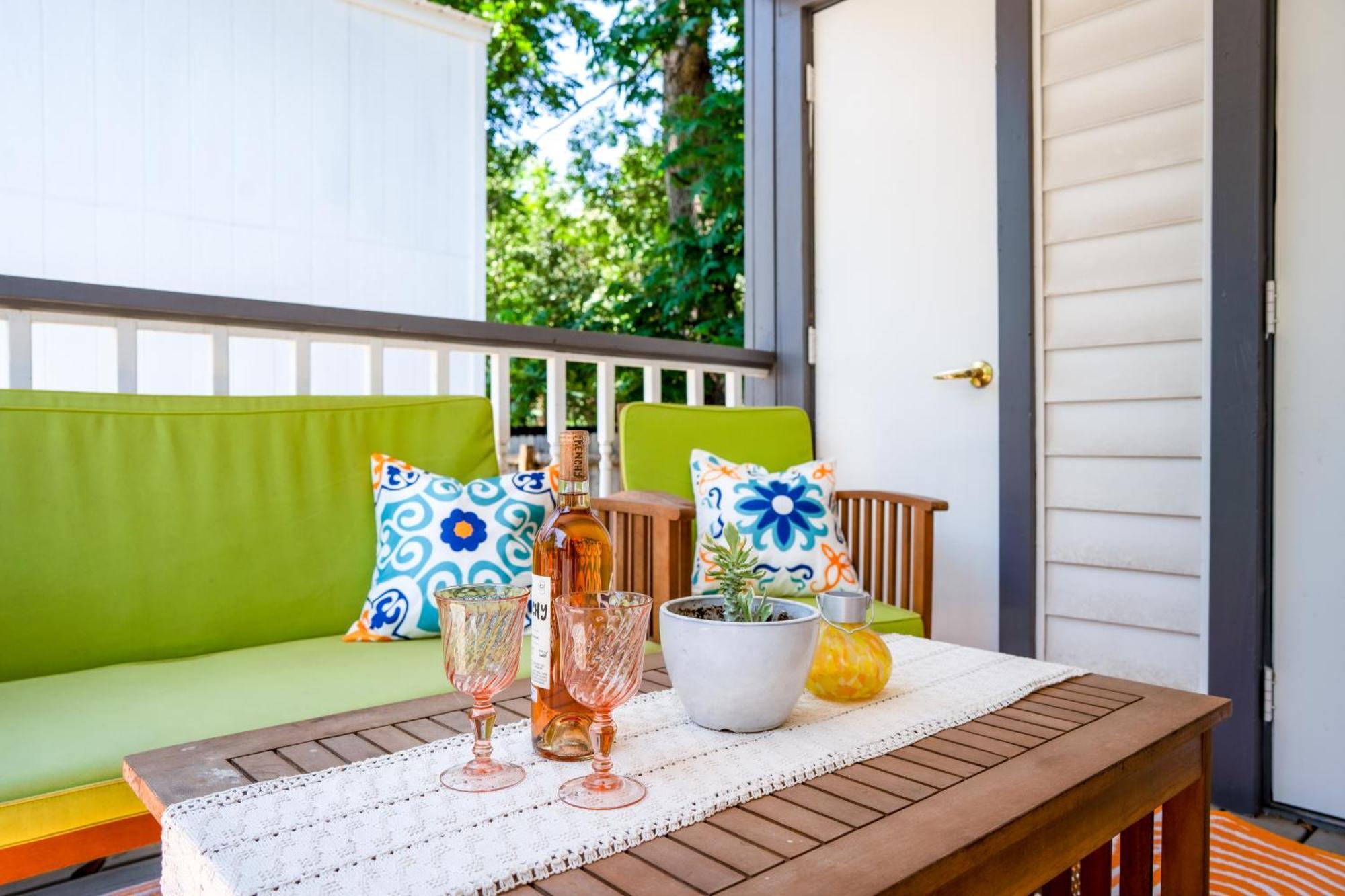 Stylish, Artsy Bungalow Central Eastside Austin Extérieur photo