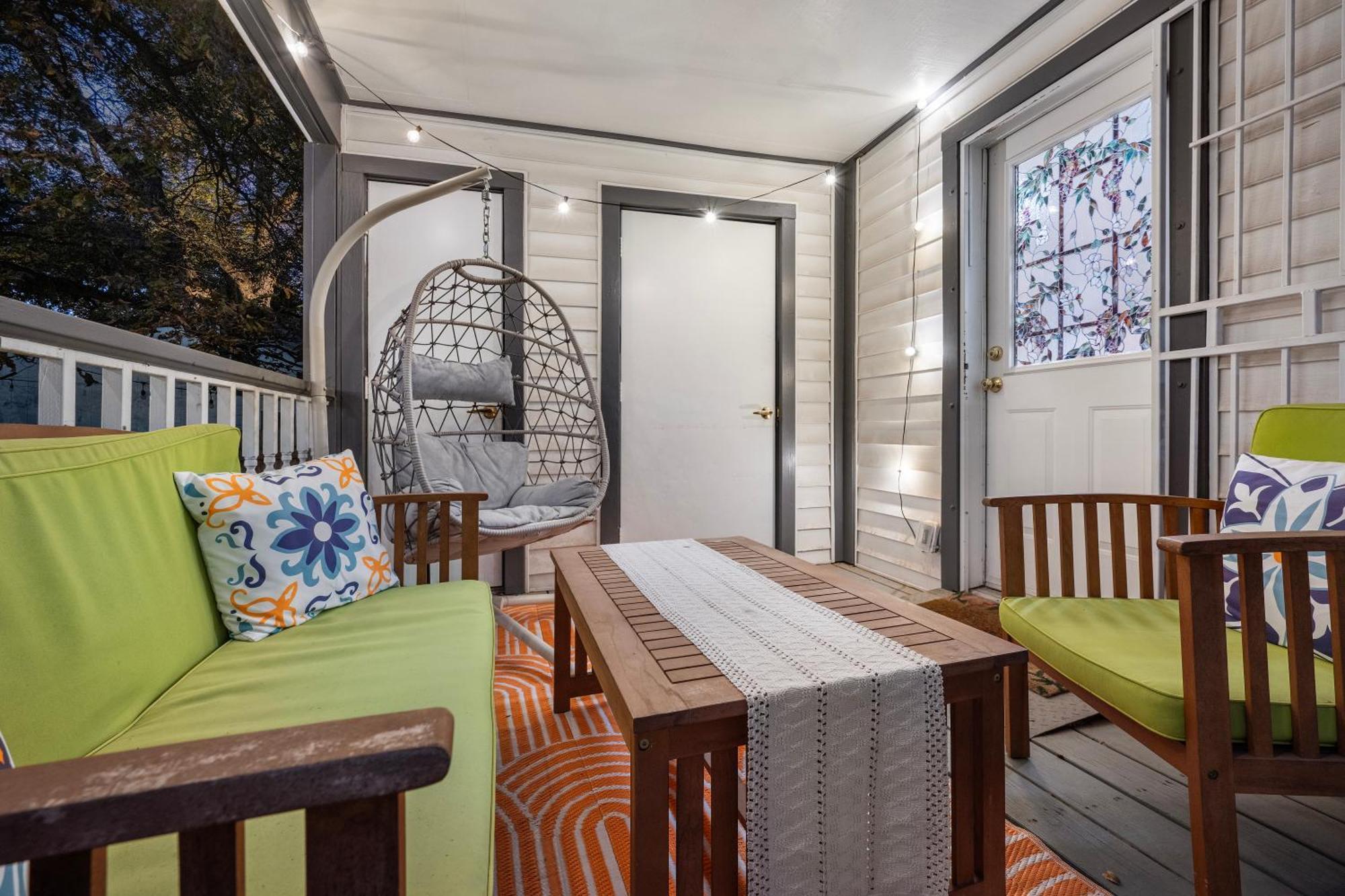 Stylish, Artsy Bungalow Central Eastside Austin Extérieur photo