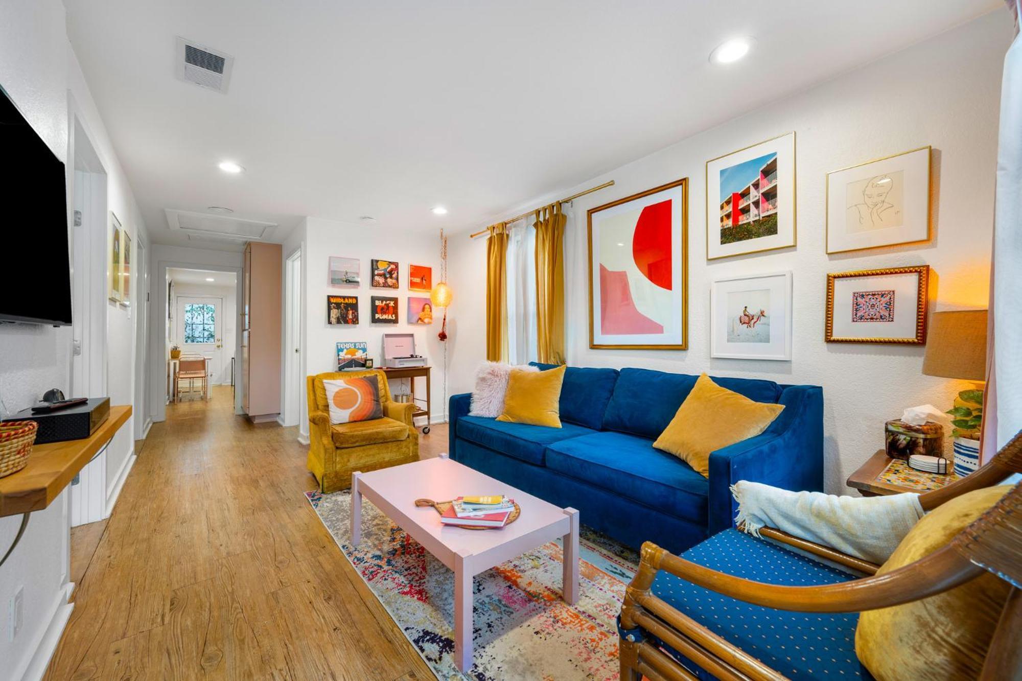 Stylish, Artsy Bungalow Central Eastside Austin Extérieur photo